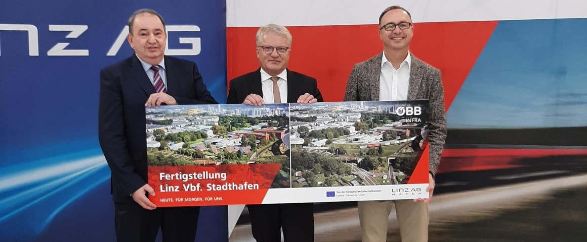 LINZ AG-Generaldirektor DI Erich Haider, Bürgermeister der Stadt Linz Klaus Luger und Vorstandsmitglied, ÖBB-Infrastruktur AG DI Dr. Johann Pluy 