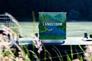 Blick auf den Energieterminal Landstrom Engelhartszell