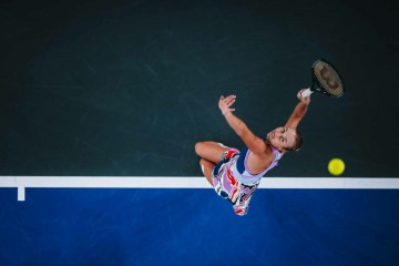 Tennisspielerin beim Aufschlag bei den Upper Austria Ladies; Bild: Alex Scheuber / gettyimages