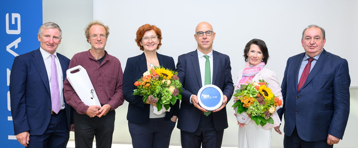 Gruppenfoto der Referent*innen des Nachhaltigkeitssymposiums 2024 sowie Norbert Breitschopf, Erich Haider und die Moderatorin Bettina Kerschbaumer