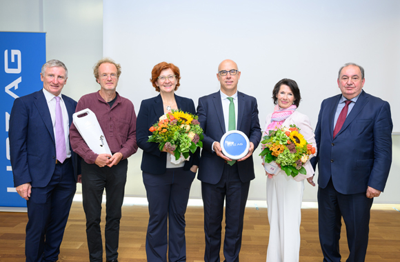 Gruppenfoto der Referent*innen des Nachhaltigkeitssymposiums 2024 sowie Norbert Breitschopf, Erich Haider und die Moderatorin Bettina Kerschbaumer