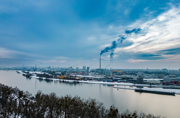 Blick auf den Energiepark der LINZ AG im Winter