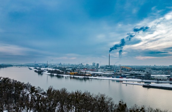 Blick auf den Energiepark im Winter